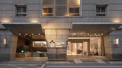 Lakeshore Hotel Metropolis