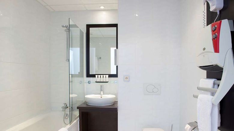 <b>Domaine Du Golf St Clair Room</b>. Images powered by <a href="https://iceportal.shijigroup.com/" title="IcePortal" target="_blank">IcePortal</a>.