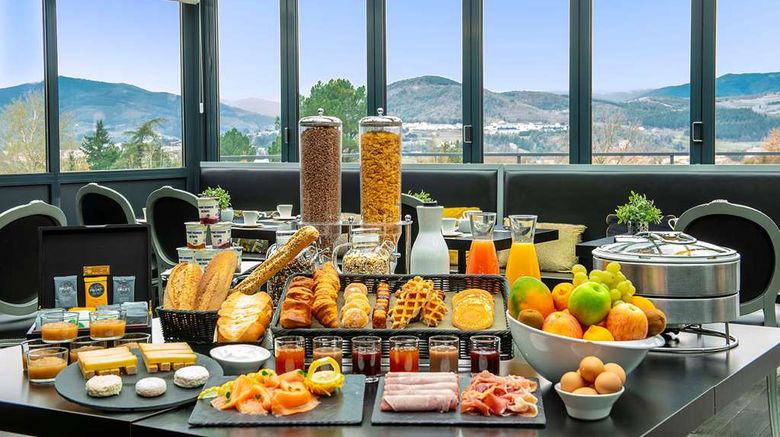 <b>Domaine Du Golf St Clair Restaurant</b>. Images powered by <a href="https://iceportal.shijigroup.com/" title="IcePortal" target="_blank">IcePortal</a>.