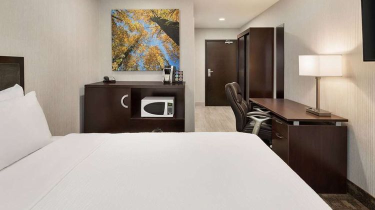 Days Inn by Wyndham Wainwright Room