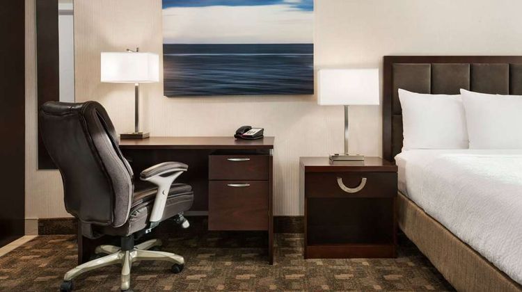 Days Inn by Wyndham Wainwright Room