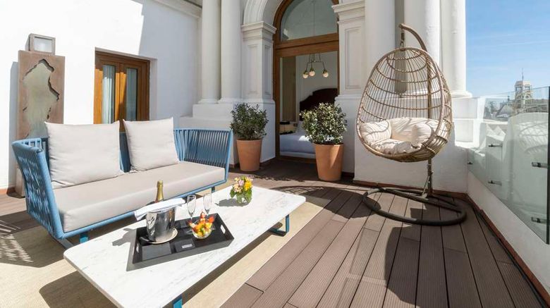 <b>H10 Villa de la Reina Suite</b>. Images powered by <a href="https://iceportal.shijigroup.com/" title="IcePortal" target="_blank">IcePortal</a>.