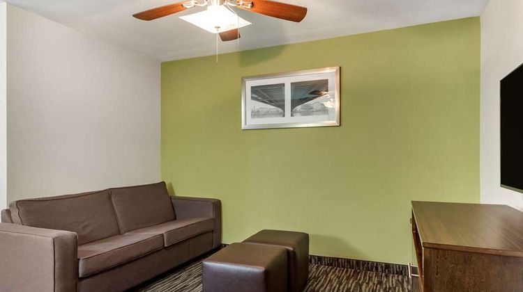 Comfort Inn & Sts N Little Rock JFK Blvd Suite