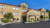 <b>Comfort Inn & Suites Exterior</b>. Images powered by <a href="https://iceportal.shijigroup.com/" title="IcePortal" target="_blank">IcePortal</a>.