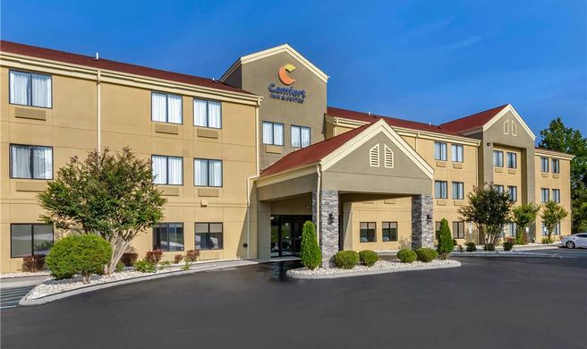 Comfort Inn & Suites Exterior