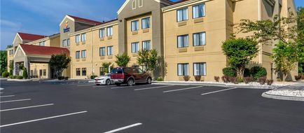 Comfort Inn & Suites Exterior