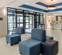 Comfort Inn & Suites Lobby