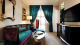 <b>The Scarlet Singapore Suite</b>. Images powered by <a href="https://iceportal.shijigroup.com/" title="IcePortal" target="_blank">IcePortal</a>.