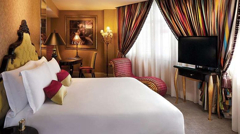 <b>The Scarlet Singapore Suite</b>. Images powered by <a href="https://iceportal.shijigroup.com/" title="IcePortal" target="_blank">IcePortal</a>.