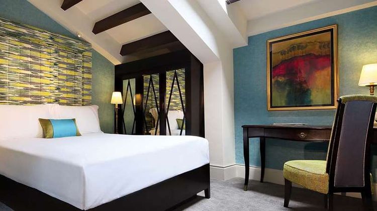 The Scarlet Singapore Room