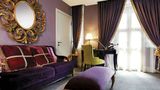 <b>The Scarlet Singapore Suite</b>. Images powered by <a href="https://iceportal.shijigroup.com/" title="IcePortal" target="_blank">IcePortal</a>.