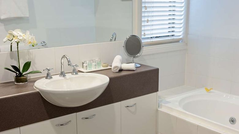<b>Ringwood Royale Apartment Hotel Room</b>. Images powered by <a href="https://iceportal.shijigroup.com/" title="IcePortal" target="_blank">IcePortal</a>.