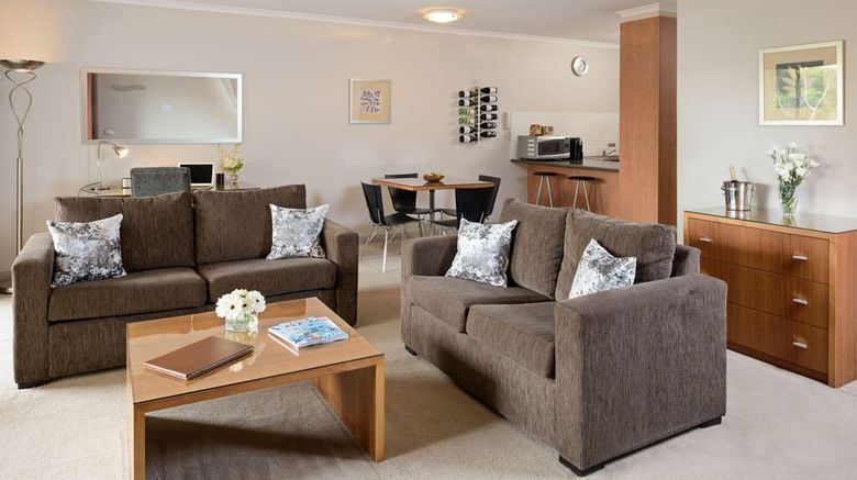 <b>Ringwood Royale Apartment Hotel Lobby</b>. Images powered by <a href="https://iceportal.shijigroup.com/" title="IcePortal" target="_blank">IcePortal</a>.