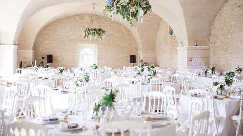 <b>Chateau de la Bourdaisiere Restaurant</b>. Images powered by <a href="https://iceportal.shijigroup.com/" title="IcePortal" target="_blank">IcePortal</a>.
