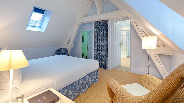 <b>Chateau de la Bourdaisiere Room</b>. Images powered by <a href="https://iceportal.shijigroup.com/" title="IcePortal" target="_blank">IcePortal</a>.