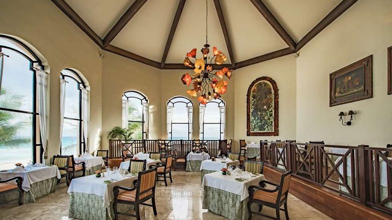 <b>Royal Hideaway Playacar Restaurant</b>. Images powered by <a href="https://iceportal.shijigroup.com/" title="IcePortal" target="_blank">IcePortal</a>.