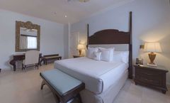 Royal Hideaway Playacar