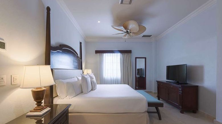 <b>Royal Hideaway Playacar Room</b>. Images powered by <a href="https://iceportal.shijigroup.com/" title="IcePortal" target="_blank">IcePortal</a>.