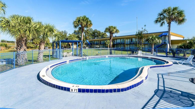<b>Rodeway Inn Bushnell Pool</b>. Images powered by <a href="https://iceportal.shijigroup.com/" title="IcePortal" target="_blank">IcePortal</a>.