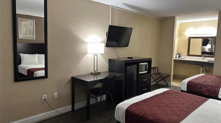 Rodeway Inn Bushnell Room