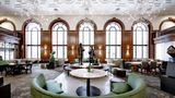 Hotel Fort Des Moines CURIO by Hilton Lobby