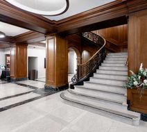 Hotel Fort Des Moines CURIO by Hilton Lobby