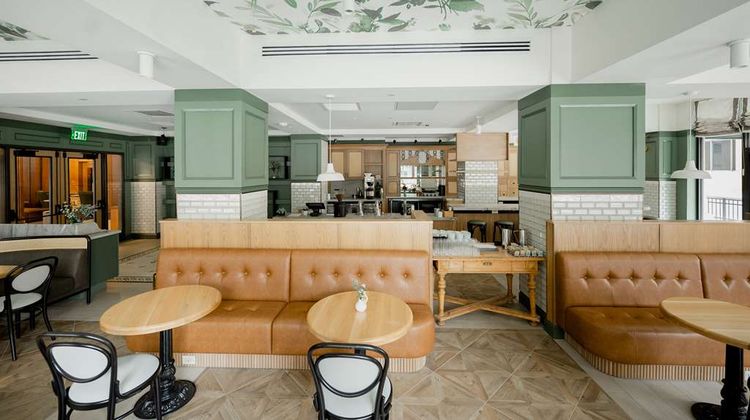 Hotel Fort Des Moines CURIO by Hilton Restaurant