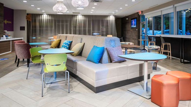 <b>Home2 Suites Minneapolis Mall of America Lobby</b>. Images powered by <a href="https://iceportal.shijigroup.com/" title="IcePortal" target="_blank">IcePortal</a>.