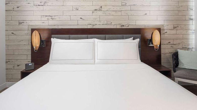 <b>The Fin Hotel Room</b>. Images powered by <a href="https://iceportal.shijigroup.com/" title="IcePortal" target="_blank">IcePortal</a>.