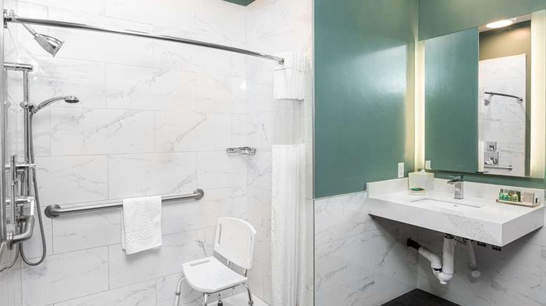 <b>The Fin Hotel Room</b>. Images powered by <a href="https://iceportal.shijigroup.com/" title="IcePortal" target="_blank">IcePortal</a>.