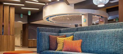Tru by Hilton Elkhart Lobby