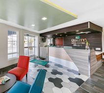 Quality Inn & Suites Sacramento Downtown Lobby