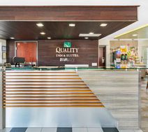 Quality Inn & Suites Sacramento Downtown Lobby