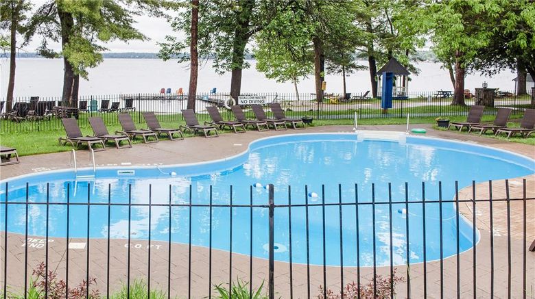 <b>Bayview Wildwood Resort Pool</b>. Images powered by <a href="https://iceportal.shijigroup.com/" title="IcePortal" target="_blank">IcePortal</a>.