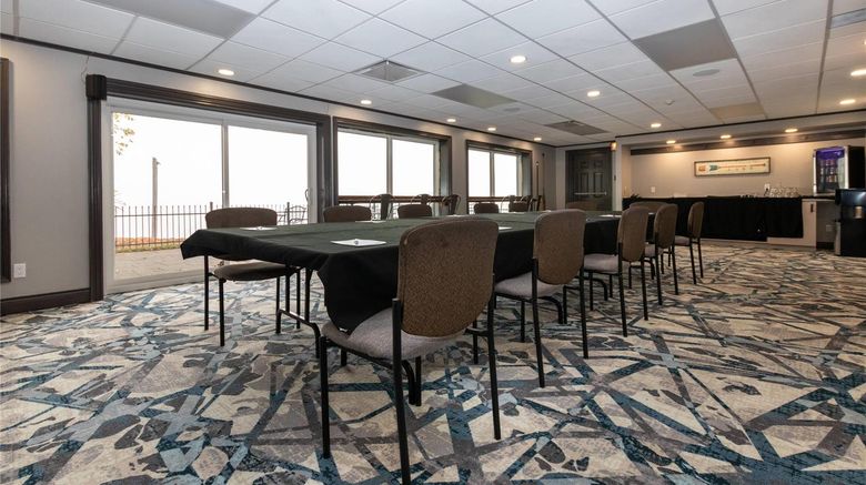 <b>Bayview Wildwood Resort Meeting</b>. Images powered by <a href="https://iceportal.shijigroup.com/" title="IcePortal" target="_blank">IcePortal</a>.