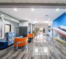 Clarion Pointe Huntsville Airport Lobby