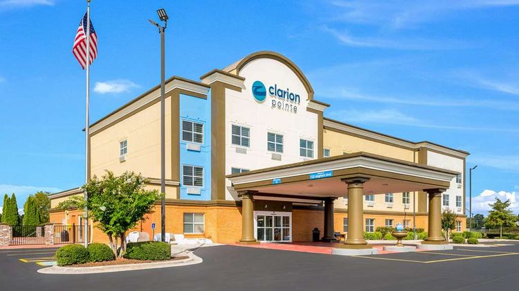 Clarion Pointe Huntsville Airport Exterior