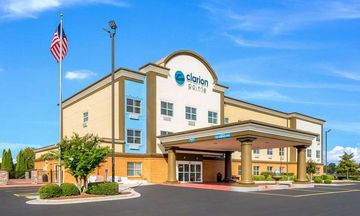 Clarion Pointe Huntsville Airport