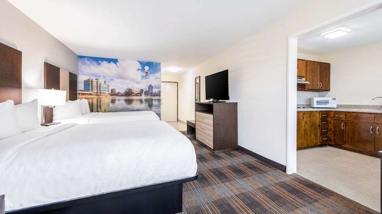 Clarion Pointe Huntsville Airport Suite