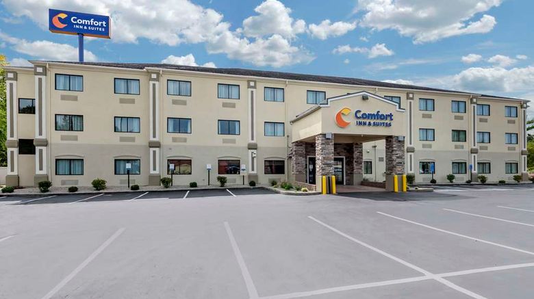 <b>Comfort Inn & Suites Exterior</b>. Images powered by <a href="https://iceportal.shijigroup.com/" title="IcePortal" target="_blank">IcePortal</a>.