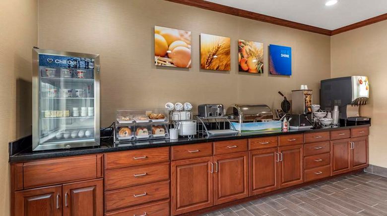 <b>Comfort Inn & Suites Restaurant</b>. Images powered by <a href="https://iceportal.shijigroup.com/" title="IcePortal" target="_blank">IcePortal</a>.