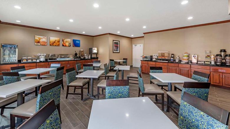 <b>Comfort Inn & Suites Restaurant</b>. Images powered by <a href="https://iceportal.shijigroup.com/" title="IcePortal" target="_blank">IcePortal</a>.