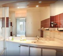 Suite-Home Saran Room