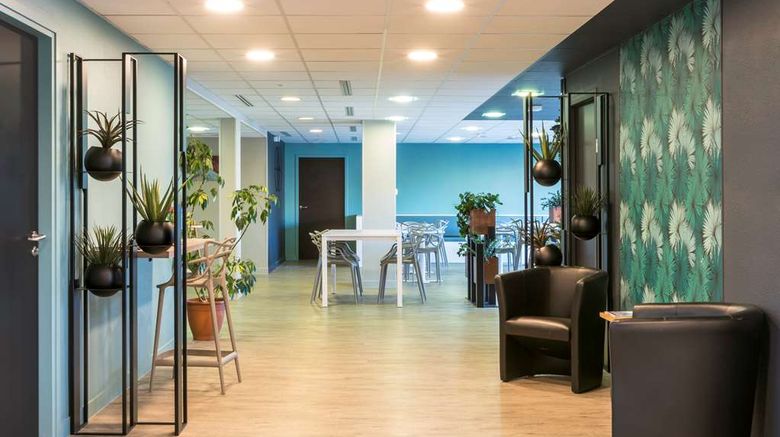 <b>Sure Hotel by Best Western Lobby</b>. Images powered by <a href="https://iceportal.shijigroup.com/" title="IcePortal" target="_blank">IcePortal</a>.