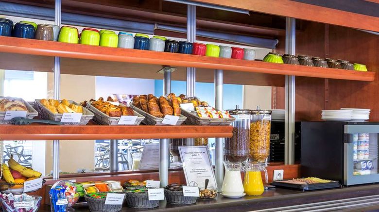 <b>Sure Hotel by Best Western Restaurant</b>. Images powered by <a href="https://iceportal.shijigroup.com/" title="IcePortal" target="_blank">IcePortal</a>.