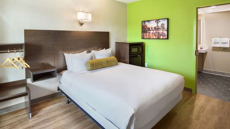 <b>SureStay by BW San Diego Pacific Beach Room</b>. Images powered by <a href="https://iceportal.shijigroup.com/" title="IcePortal" target="_blank">IcePortal</a>.