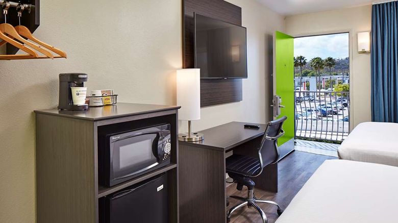 <b>SureStay by BW San Diego Pacific Beach Room</b>. Images powered by <a href="https://iceportal.shijigroup.com/" title="IcePortal" target="_blank">IcePortal</a>.