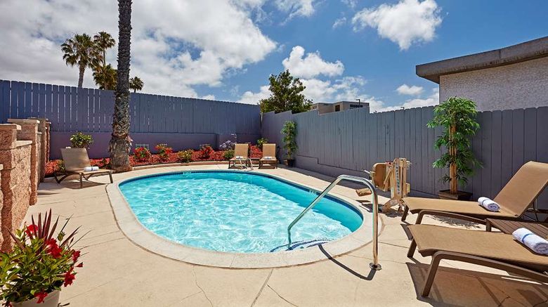 <b>SureStay by BW San Diego Pacific Beach Pool</b>. Images powered by <a href="https://iceportal.shijigroup.com/" title="IcePortal" target="_blank">IcePortal</a>.