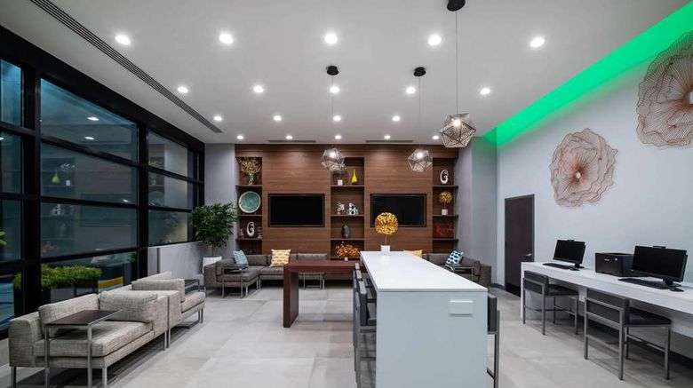 <b>Wingate by Wyndham Long Island City Lobby</b>. Images powered by <a href="https://iceportal.shijigroup.com/" title="IcePortal" target="_blank">IcePortal</a>.