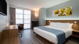 Wingate by Wyndham Long Island City Room